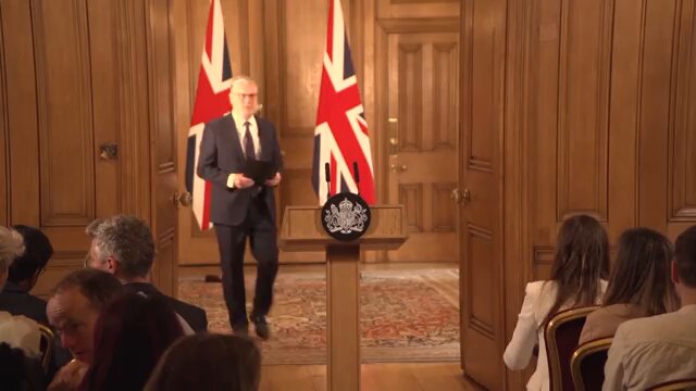 英国拟公布更严未成年人社交平台限制方案 配图